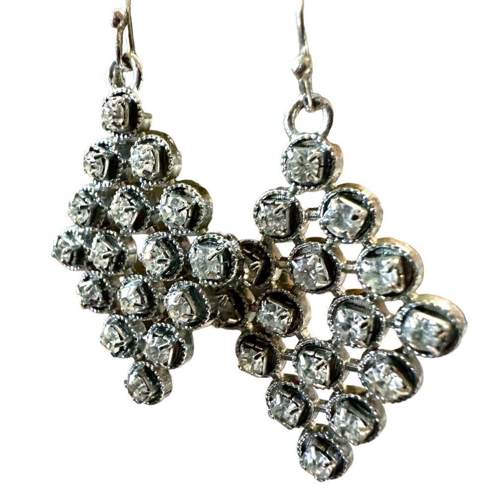 Stunning light Earrings CrystalโWomenโBohemianโHoop
DropโCuteโTrendyโJewelry